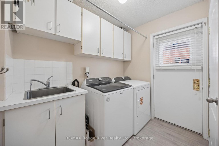 263 GLEN HILL DRIVE, Whitby (Blue Grass Meadows), Ontario, L1N7J5