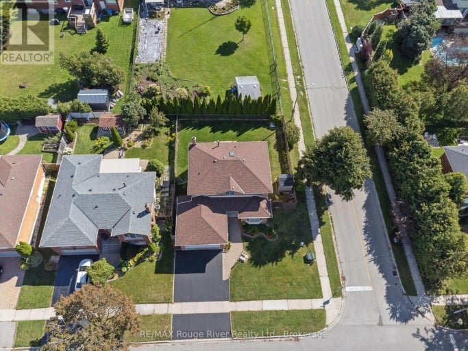 263 GLEN HILL DRIVE, Whitby (Blue Grass Meadows), Ontario, L1N7J5