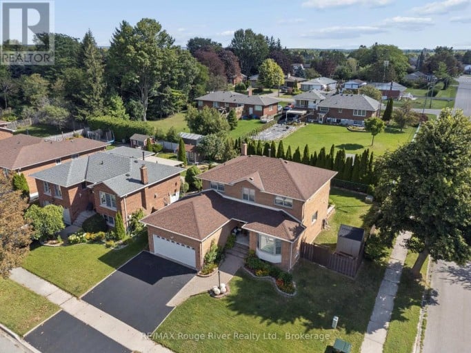 263 GLEN HILL DRIVE, Whitby (Blue Grass Meadows), Ontario, L1N7J5
