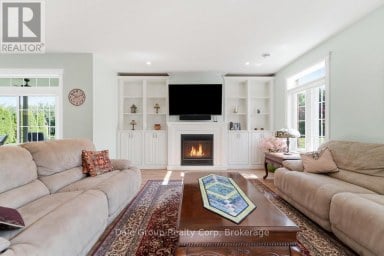 38824 VIENNA STREET Bluewater (Stanley) Ontario photo 12