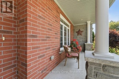 38824 VIENNA STREET Bluewater (Stanley) Ontario photo 2