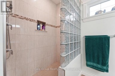 38824 VIENNA STREET Bluewater (Stanley) Ontario photo 22