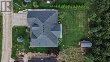 38824 VIENNA STREET Bluewater (Stanley) Ontario photo 34