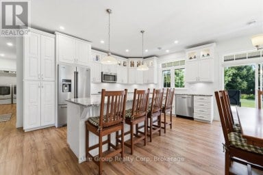 38824 VIENNA STREET Bluewater (Stanley) Ontario photo 6