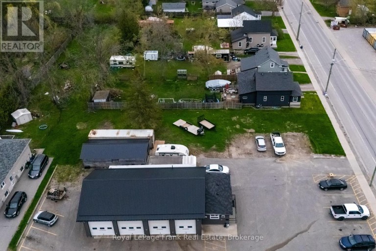 122 QUEEN STREET, Kawartha Lakes (Lindsay), Ontario, K9V1N3