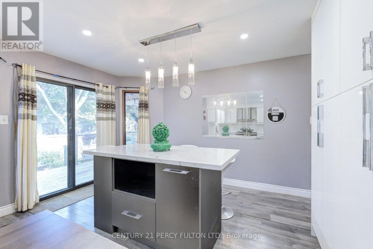 1042 WETHERBY LANE, Mississauga (Rathwood), Ontario, L4W4R8