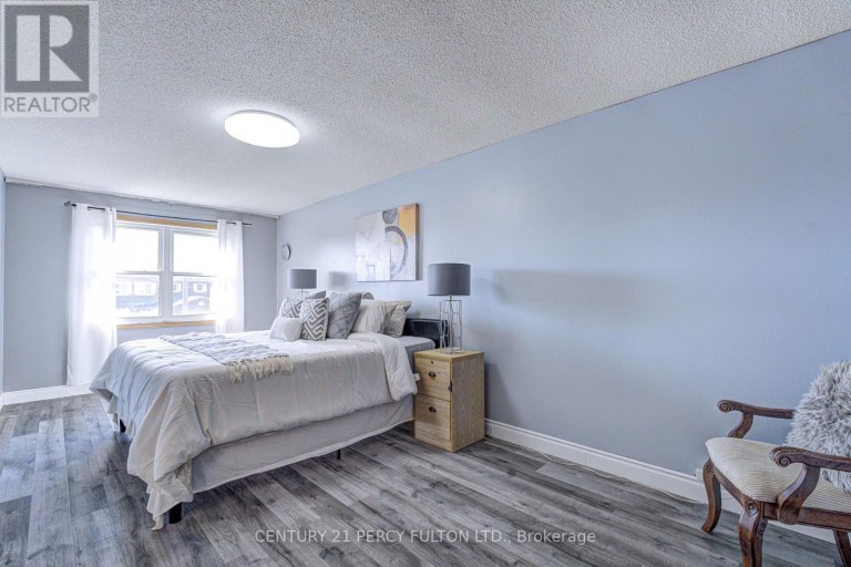 1042 WETHERBY LANE, Mississauga (Rathwood), Ontario, L4W4R8