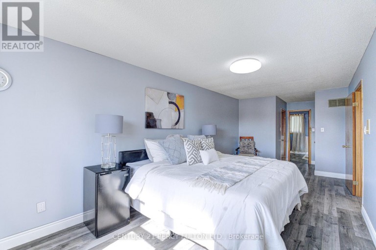 1042 WETHERBY LANE, Mississauga (Rathwood), Ontario, L4W4R8