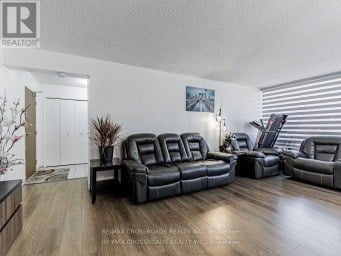 111 - 20 SUNRISE AVENUE Toronto (Victoria Village) Ontario photo 13