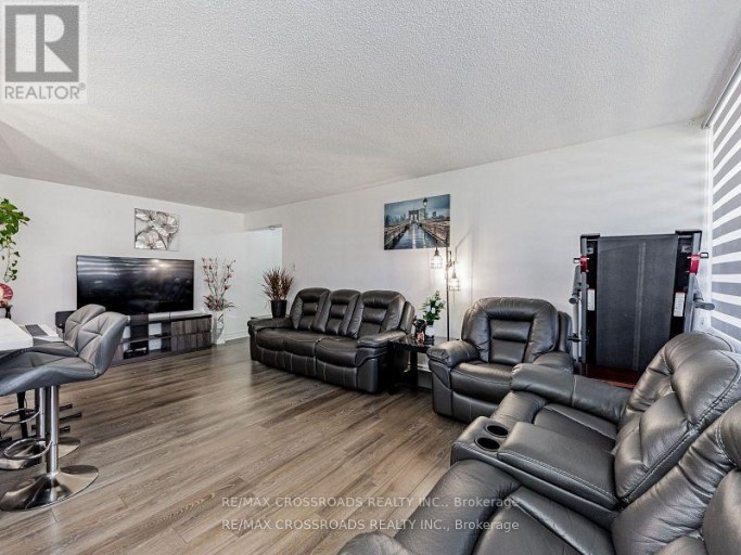 111 - 20 SUNRISE AVENUE, Toronto (Victoria Village), Ontario, M4A2R2