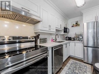 111 - 20 SUNRISE AVENUE Toronto (Victoria Village) Ontario photo 9