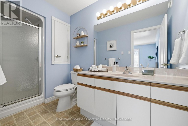 40 - 300 FRANMOR DRIVE, Peterborough (Ashburnham Ward 4), Ontario, K9H7R2