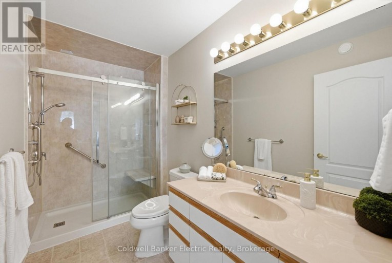 40 - 300 FRANMOR DRIVE, Peterborough (Ashburnham Ward 4), Ontario, K9H7R2