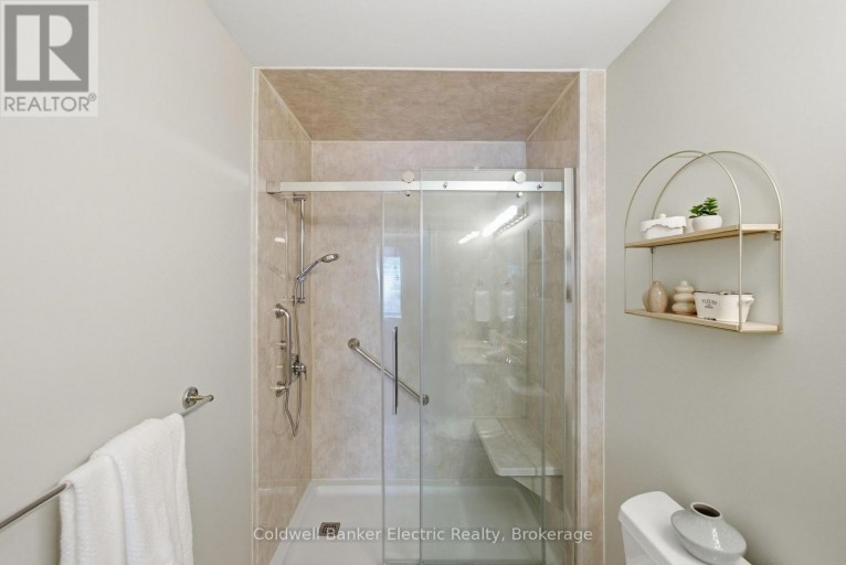 40 - 300 FRANMOR DRIVE, Peterborough (Ashburnham Ward 4), Ontario, K9H7R2