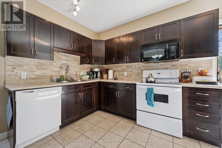 527 STONE ROAD E, Guelph (York/Watson Industrial Park), Ontario, N1L1B7