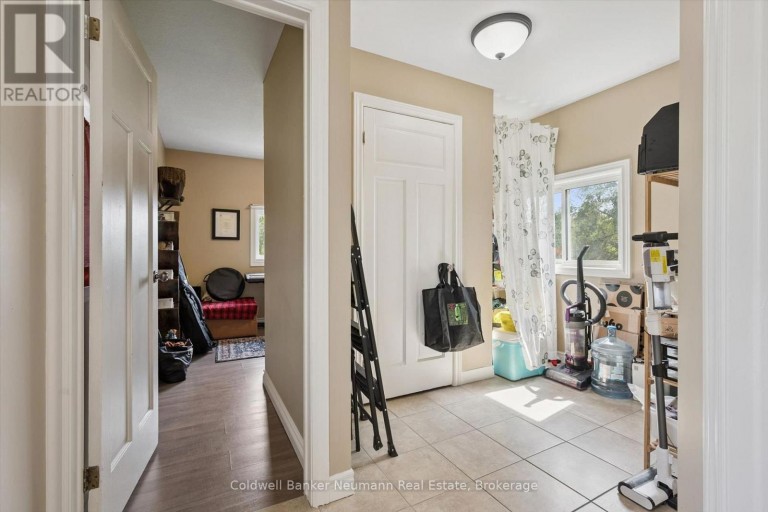 527 STONE ROAD E, Guelph (York/Watson Industrial Park), Ontario, N1L1B7