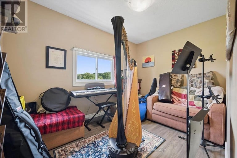 527 STONE ROAD E, Guelph (York/Watson Industrial Park), Ontario, N1L1B7
