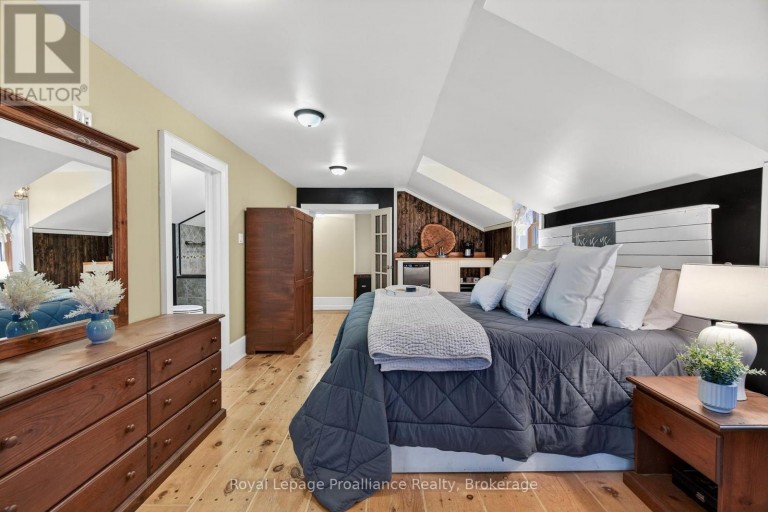 7802 PICCADILLY ROAD, Frontenac (Frontenac Centre), Ontario, K0H1T0