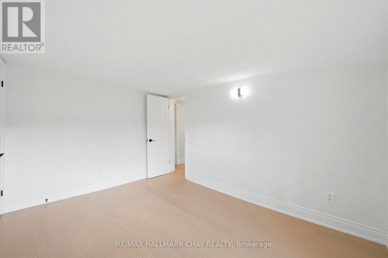 8410 11 HIGHWAY, Severn (Ardtrea), Ontario, L3V6H3
