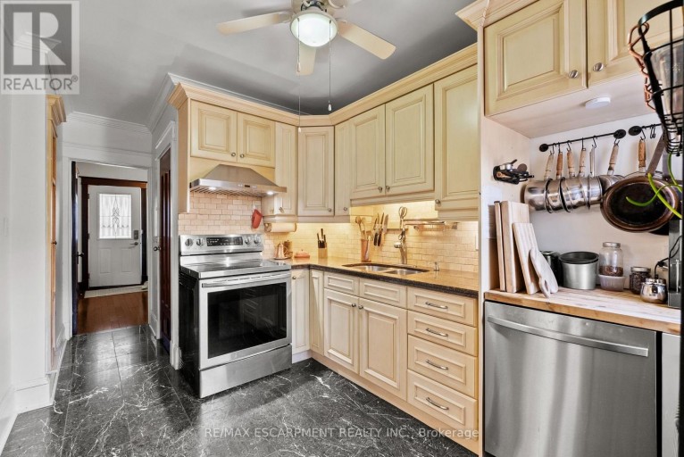 260 STINSON CRESCENT, Hamilton (St. Clair), Ontario, L8N1T7