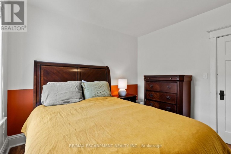 260 STINSON CRESCENT, Hamilton (St. Clair), Ontario, L8N1T7