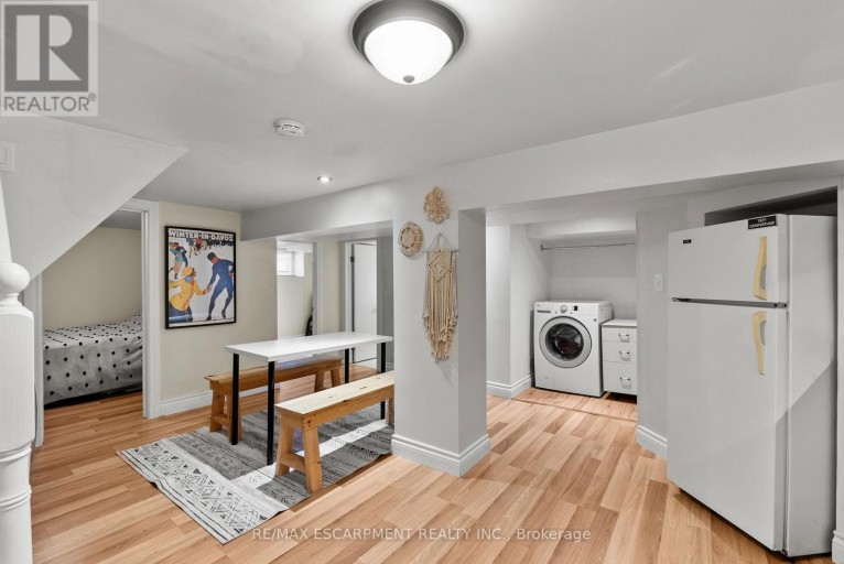 260 STINSON CRESCENT, Hamilton (St. Clair), Ontario, L8N1T7