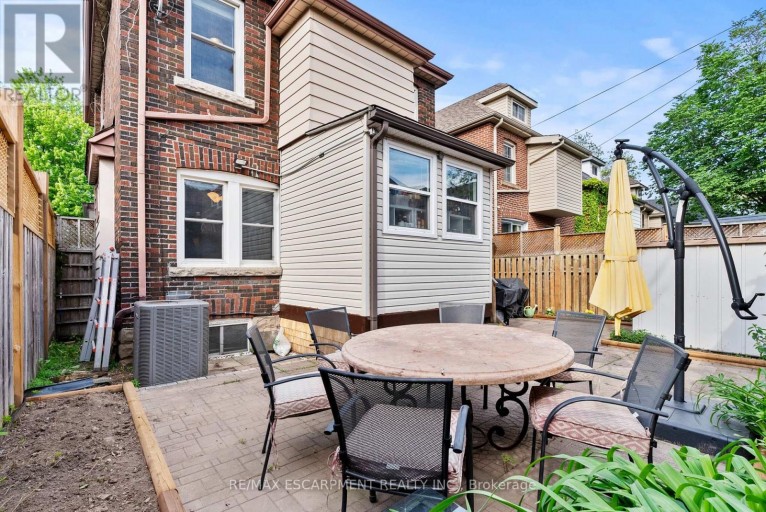 260 STINSON CRESCENT, Hamilton (St. Clair), Ontario, L8N1T7