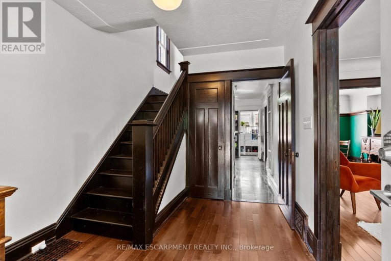 260 STINSON CRESCENT, Hamilton (St. Clair), Ontario, L8N1T7