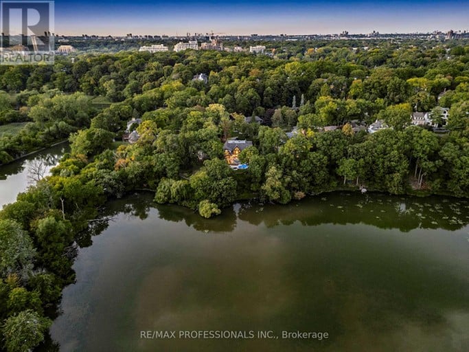 23 RIVERSIDE CRESCENT, Toronto (High Park-Swansea), Ontario, M6S1B5