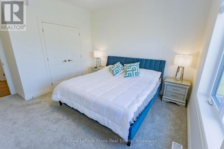 43 LAKEVIEW CRESCENT, Kawartha Lakes (Bobcaygeon), Ontario, K0M1A0