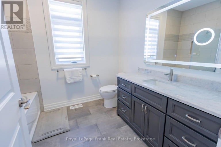 43 LAKEVIEW CRESCENT, Kawartha Lakes (Bobcaygeon), Ontario, K0M1A0