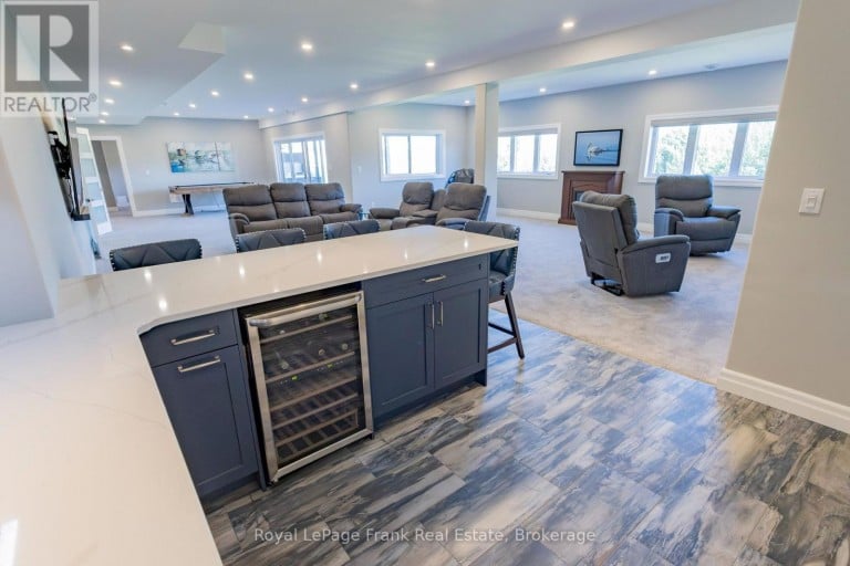 43 LAKEVIEW CRESCENT, Kawartha Lakes (Bobcaygeon), Ontario, K0M1A0