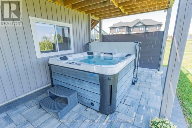 43 LAKEVIEW CRESCENT, Kawartha Lakes (Bobcaygeon), Ontario, K0M1A0