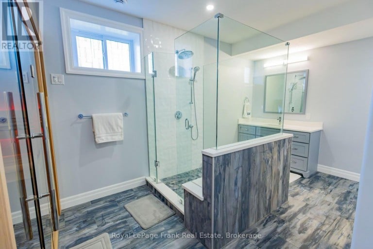 43 LAKEVIEW CRESCENT, Kawartha Lakes (Bobcaygeon), Ontario, K0M1A0