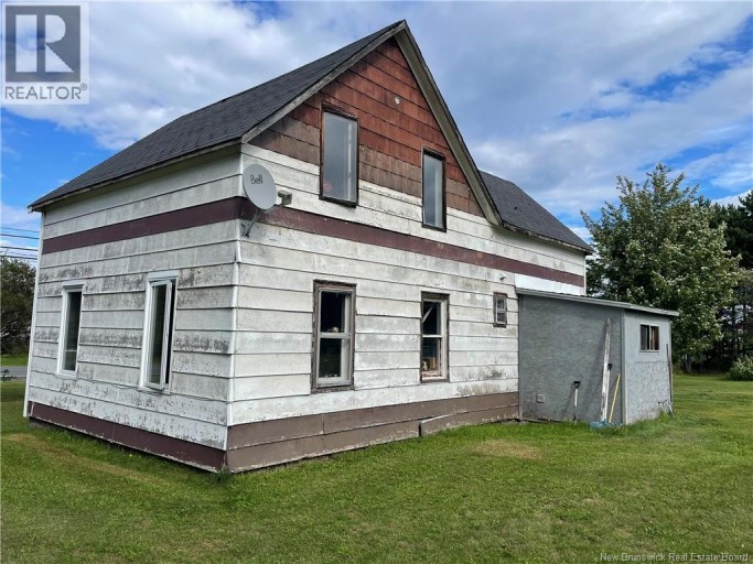190 Rue Principale, Pointe-Verte, New Brunswick, E8J2W8