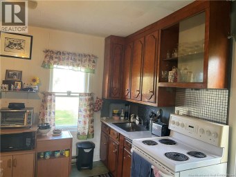 190 Rue Principale Pointe-Verte New Brunswick photo 2