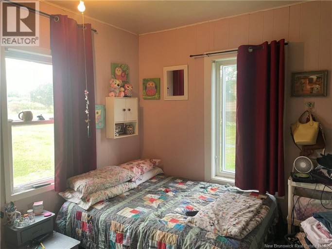 190 Rue Principale, Pointe-Verte, New Brunswick, E8J2W8