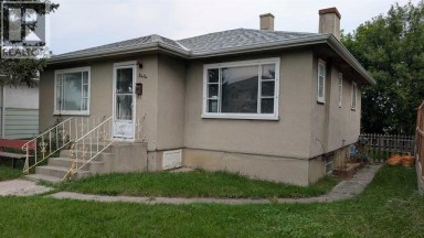 3414 Centre Street NE Calgary Alberta photo 1