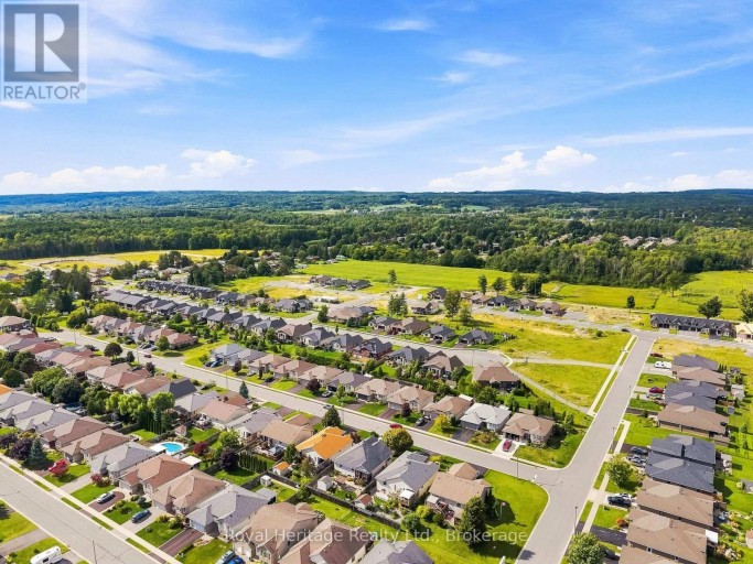 10 FOX DEN DRIVE, Brighton, Ontario, K0K1H0