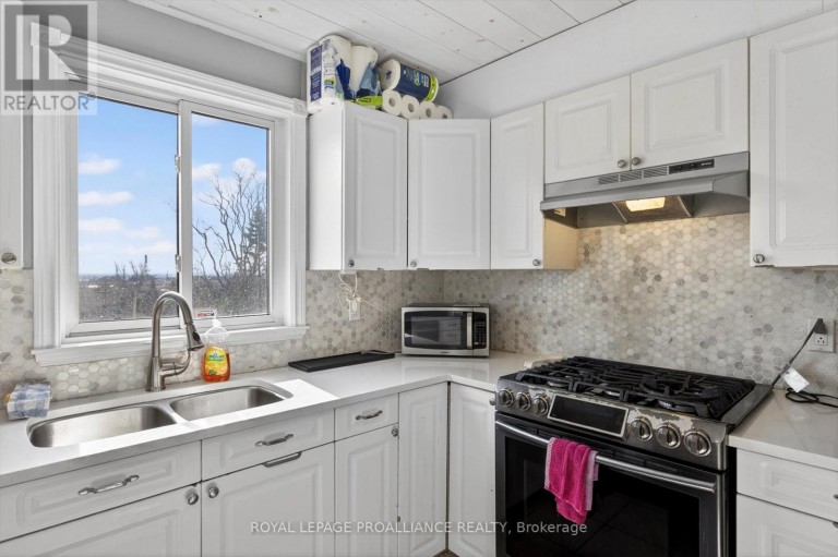 1539 CHERRYHILL ROAD, Peterborough (Monaghan Ward 2), Ontario, K9K1A7