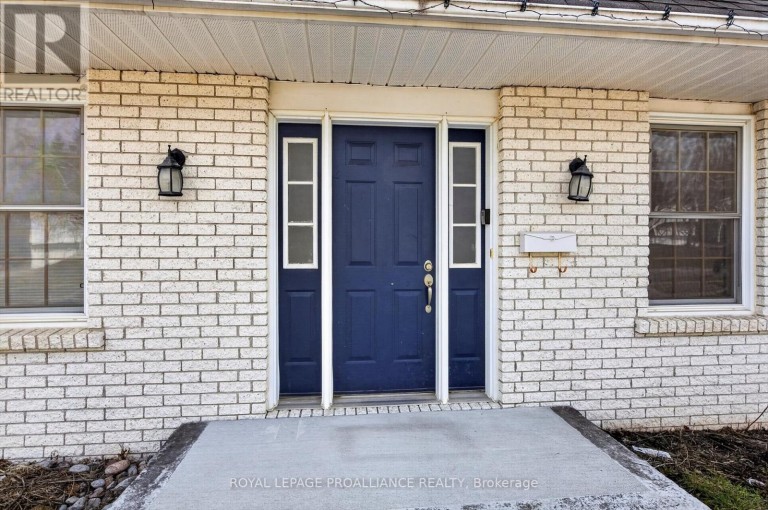 1539 CHERRYHILL ROAD, Peterborough (Monaghan Ward 2), Ontario, K9K1A7