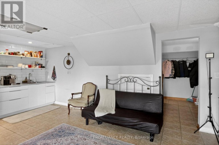 1539 CHERRYHILL ROAD, Peterborough (Monaghan Ward 2), Ontario, K9K1A7