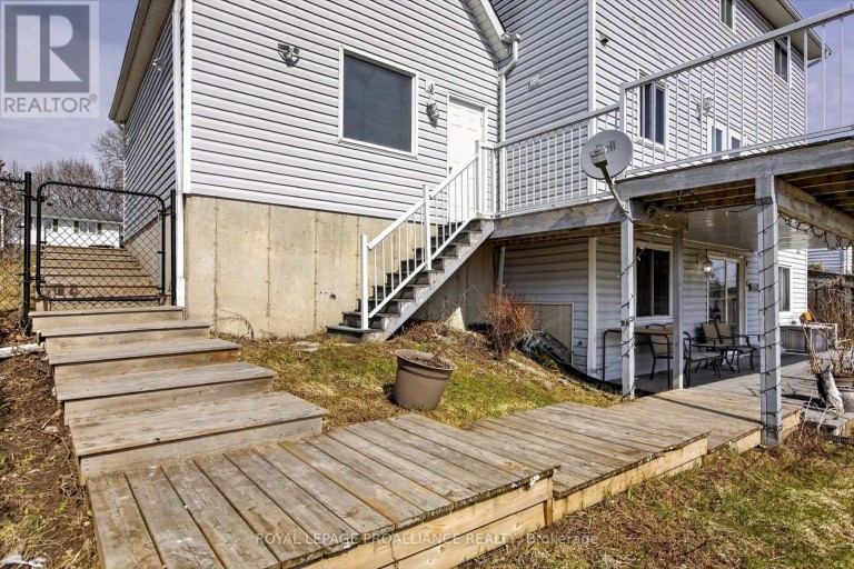 1539 CHERRYHILL ROAD, Peterborough (Monaghan Ward 2), Ontario, K9K1A7