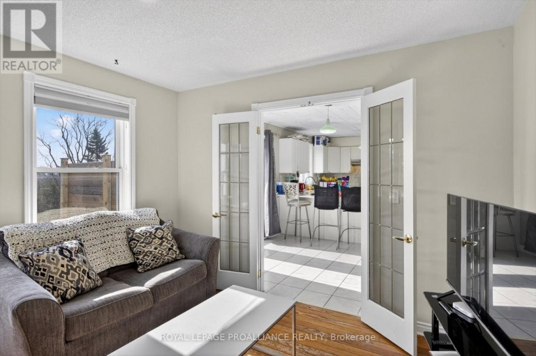 1539 CHERRYHILL ROAD, Peterborough (Monaghan Ward 2), Ontario, K9K1A7