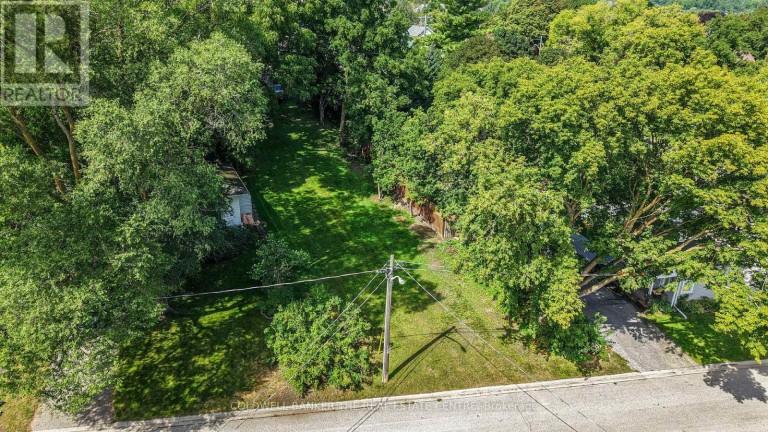 190 CHARLOTTE STREET S, Newmarket (Gorham-College Manor), Ontario, L3Y3S8