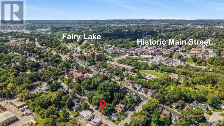 190 CHARLOTTE STREET S, Newmarket (Gorham-College Manor), Ontario, L3Y3S8