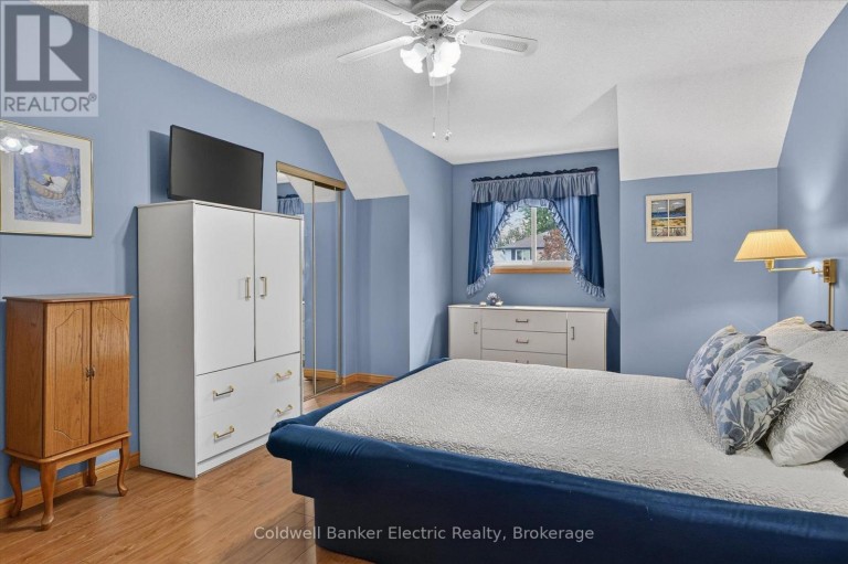 948 SMITHSIDE COURT, Peterborough (Monaghan Ward 2), Ontario, K9J8E2