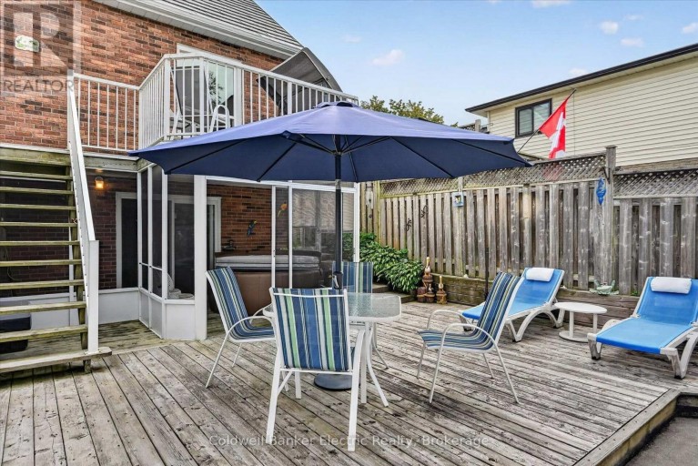 948 SMITHSIDE COURT, Peterborough (Monaghan Ward 2), Ontario, K9J8E2
