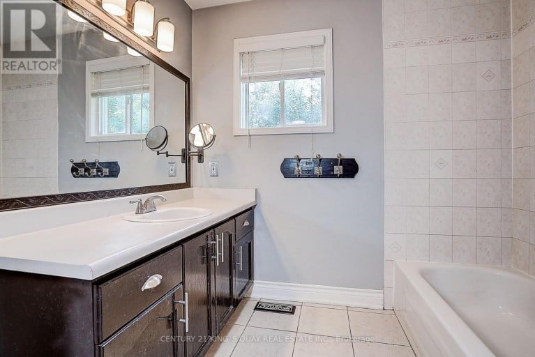 27 WINDY SHORE DRIVE, Georgina (Keswick North), Ontario, L4P1N1