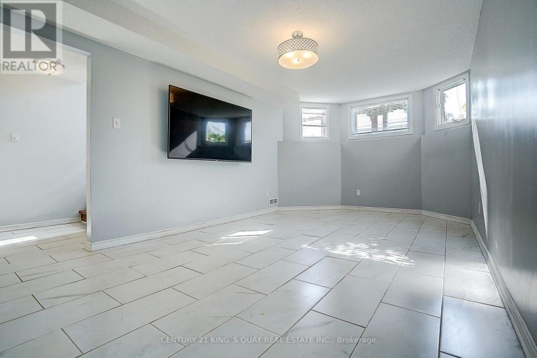 27 WINDY SHORE DRIVE, Georgina (Keswick North), Ontario, L4P1N1